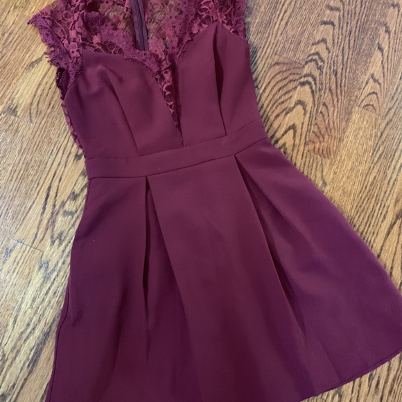 BCBGeneration Lace Back Pleated Dress NWT - Picture 2 of 8